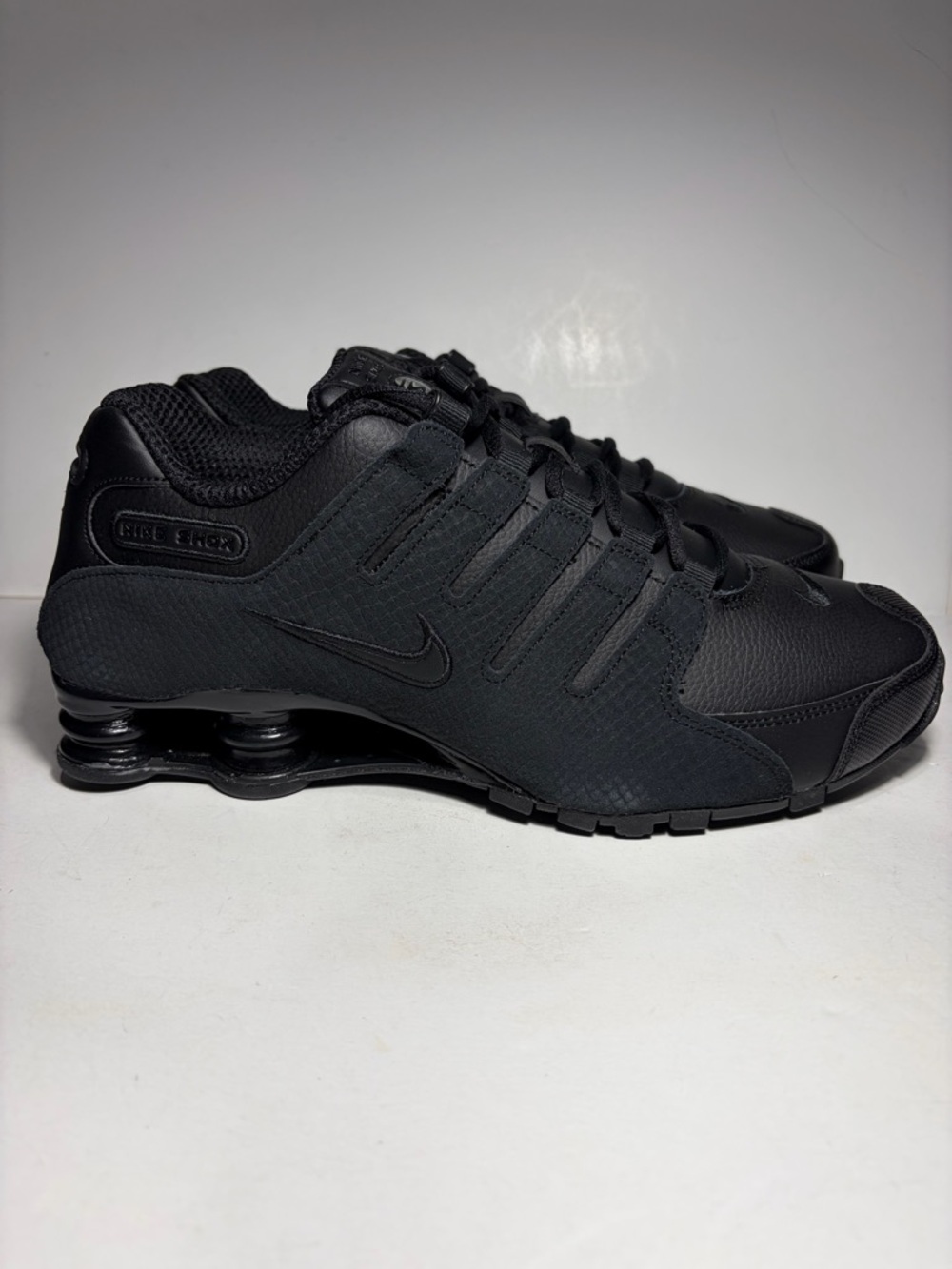 Nike Shox NZ Triple Black Men US Size 10 Sneakers 378341-001